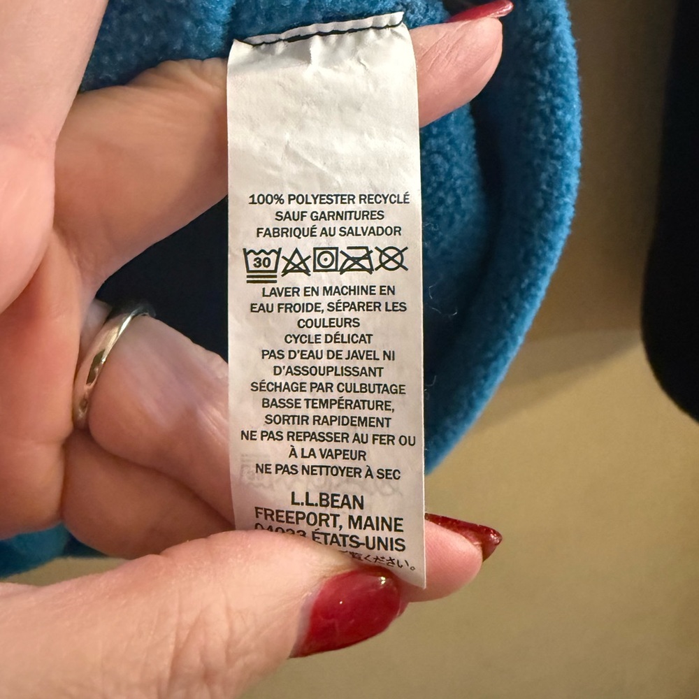 L.L. Bean Black and Blue Colorblock Pullover, LP - Picture 5 of 6